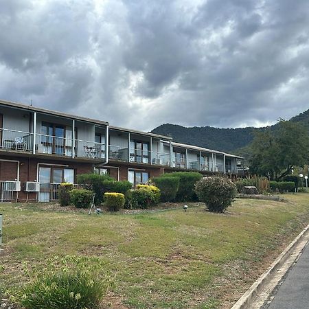 מאונט ביוטי Mountain Creek Motel Bar & Restaurant מראה חיצוני תמונה