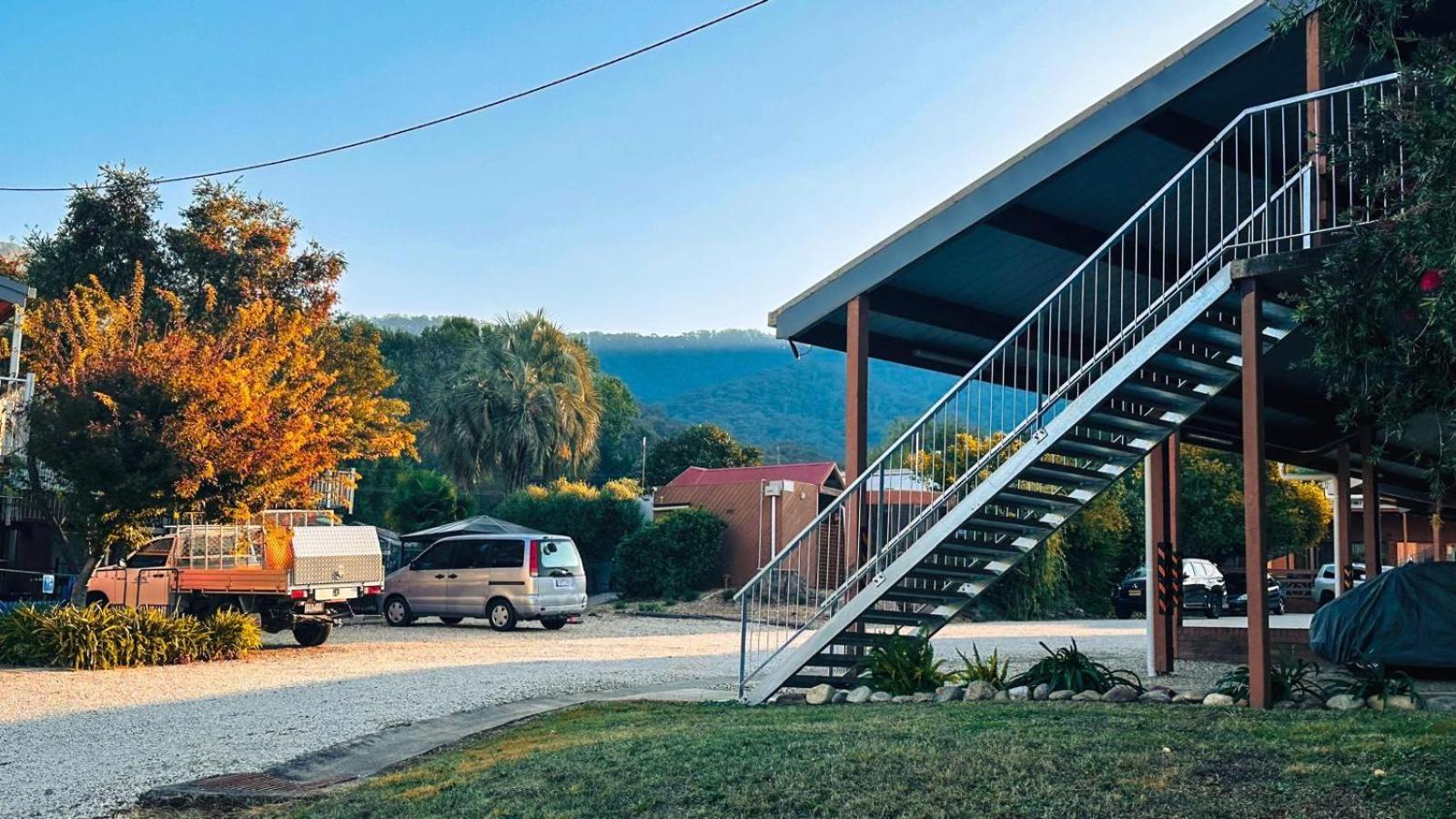 מאונט ביוטי Mountain Creek Motel Bar & Restaurant מראה חיצוני תמונה